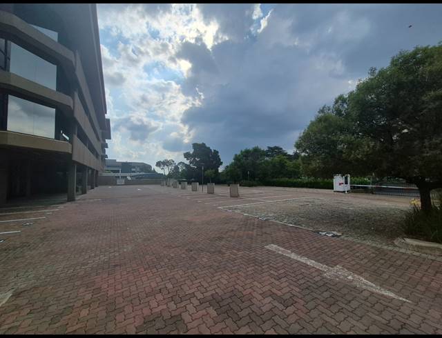 2,245M² OFFICE TO LET IN PARKTOWN
